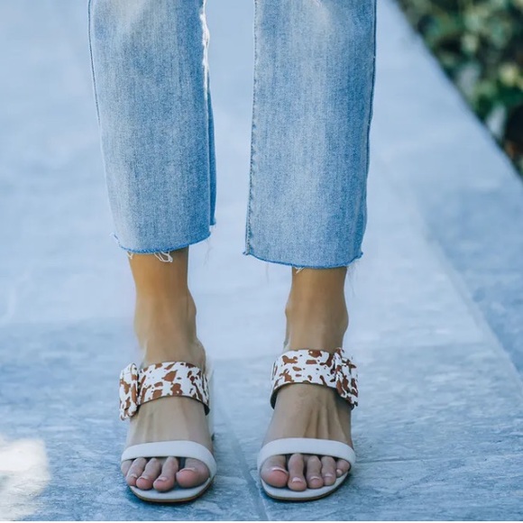 NEW heeled sandals from Vici - Picture 10 of 12